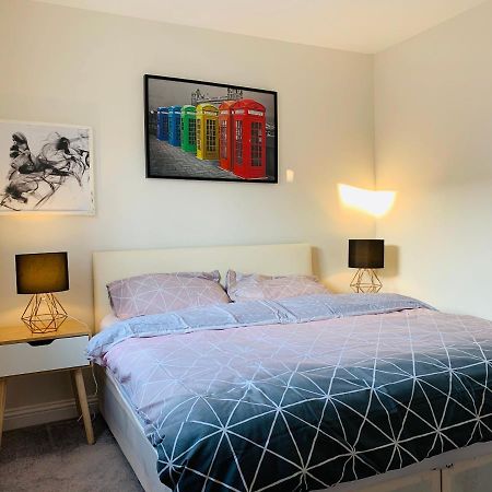 Alpha, Private Double Room, City Centre, Free Parking, Sittingbourne, Kent المظهر الخارجي الصورة